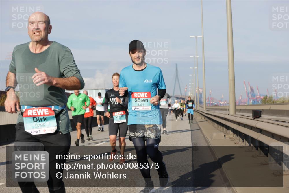 03.10.2025 - Köhlbrandbrückenlauf Jannik Wohlers http://msf.ph/oto/9085373 03.10.2025 09:56:49 Position 3 2799, 3394 meine-sportfotos.de