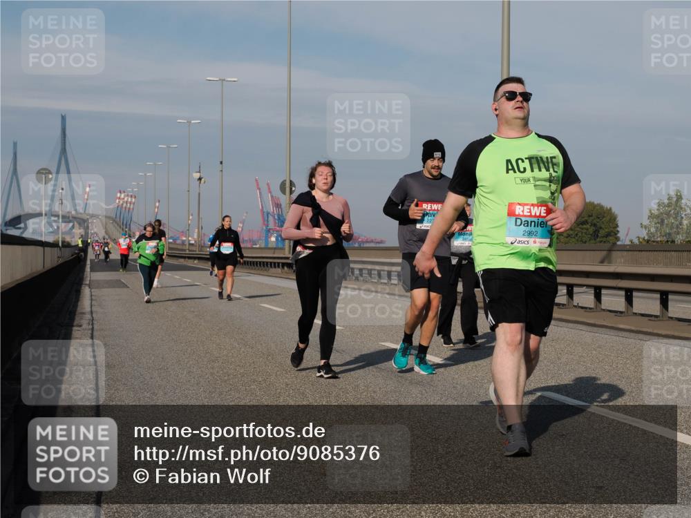 03.10.2025 - Köhlbrandbrückenlauf Fabian Wolf http://msf.ph/oto/9085376 03.10.2025 10:20:23 Position 3 227, 2486, 2992 meine-sportfotos.de