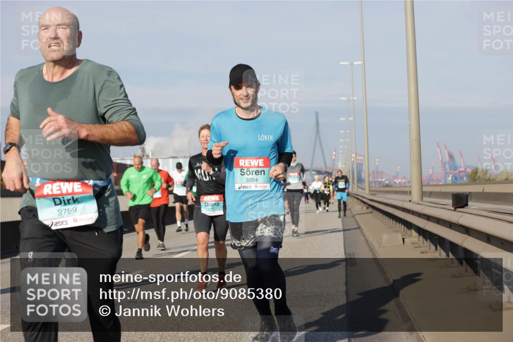 03.10.2025 - Köhlbrandbrückenlauf Jannik Wohlers http://msf.ph/oto/9085380 03.10.2025 09:56:49 Position 3 2799, 3394 meine-sportfotos.de