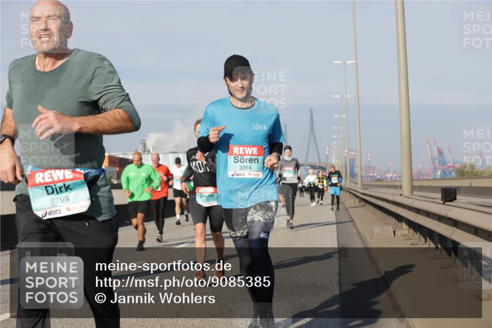 03.10.2025 - Köhlbrandbrückenlauf Jannik Wohlers http://msf.ph/oto/9085385 03.10.2025 09:56:49 Position 3 90, 2799, 3394 meine-sportfotos.de
