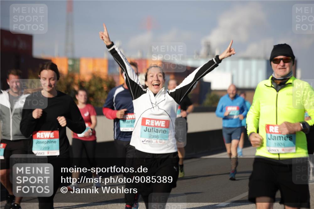03.10.2025 - Köhlbrandbrückenlauf Jannik Wohlers http://msf.ph/oto/9085389 03.10.2025 10:07:26 Position 3 6300, 2289, 3149, 2356, 1904 meine-sportfotos.de