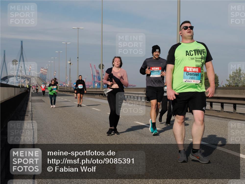 03.10.2025 - Köhlbrandbrückenlauf Fabian Wolf http://msf.ph/oto/9085391 03.10.2025 10:20:23 Position 3 2277, 2992 meine-sportfotos.de