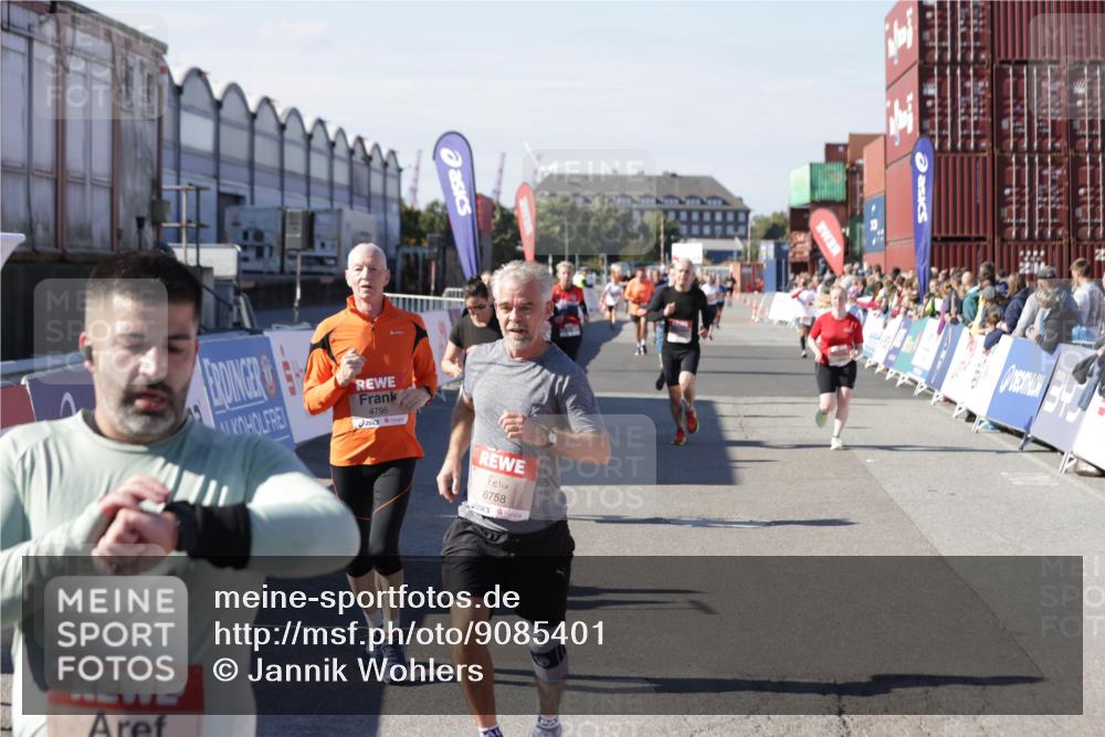 03.10.2025 - Köhlbrandbrückenlauf Jannik Wohlers http://msf.ph/oto/9085401 03.10.2025 13:18:37 Ziel 4154, 4280, 4606, 4796, 4812, 4819, 4826, 4882, 5115, 5178, 5192, 6084, 6429, 6500, 6596, 6700, 6758 meine-sportfotos.de