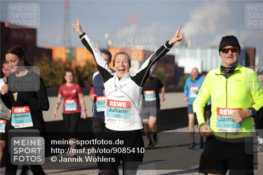 03.10.2025 - Köhlbrandbrückenlauf Jannik Wohlers http://msf.ph/oto/9085410 03.10.2025 10:07:26 Position 3 2289, 3145, 2356, 1904 meine-sportfotos.de