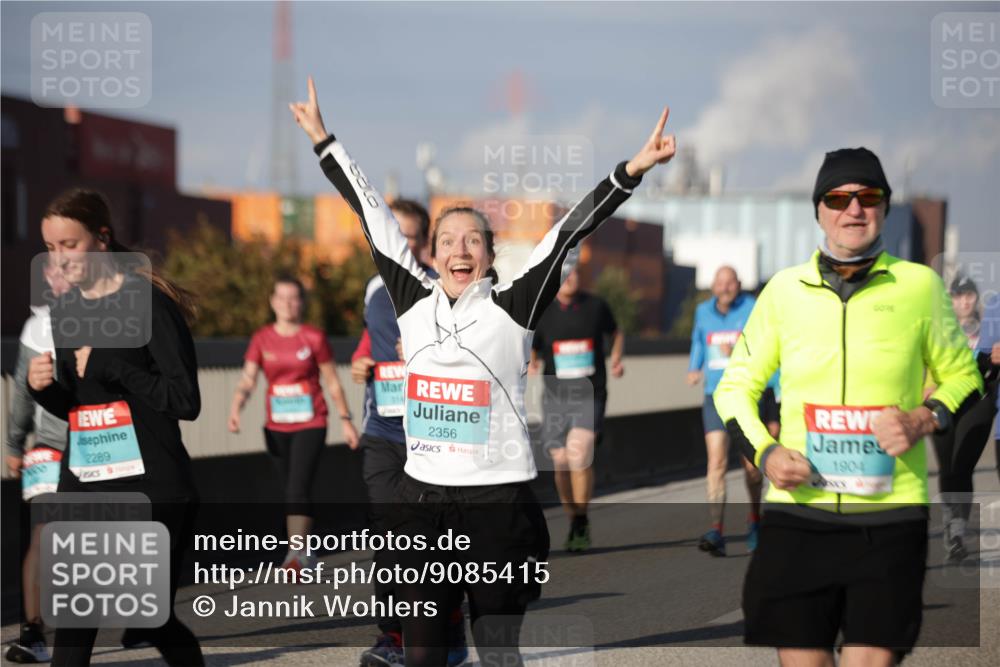 03.10.2025 - Köhlbrandbrückenlauf Jannik Wohlers http://msf.ph/oto/9085415 03.10.2025 10:07:26 Position 3 2289, 2356, 1904 meine-sportfotos.de