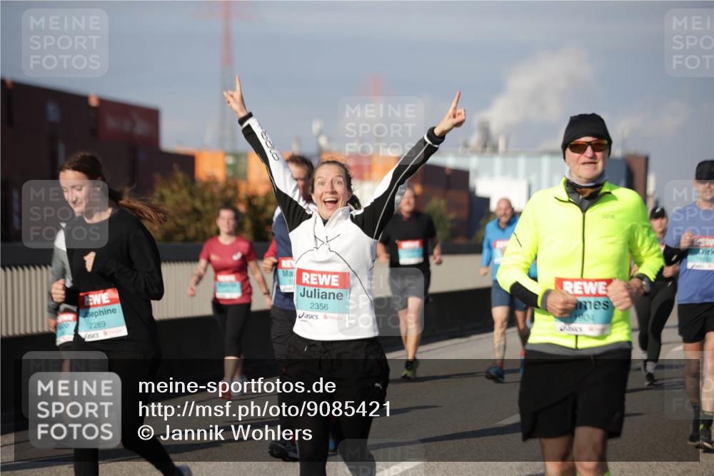 03.10.2025 - Köhlbrandbrückenlauf Jannik Wohlers http://msf.ph/oto/9085421 03.10.2025 10:07:26 Position 3 2289, 2356, 1904 meine-sportfotos.de