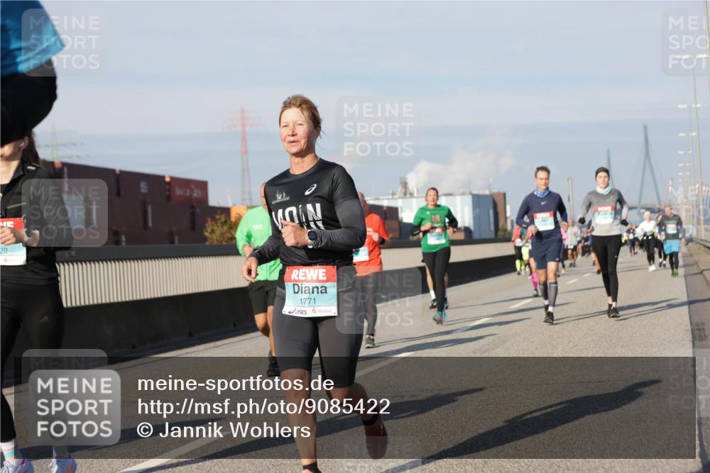 03.10.2025 - Köhlbrandbrückenlauf Jannik Wohlers http://msf.ph/oto/9085422 03.10.2025 09:56:50 Position 3 59, 1771 meine-sportfotos.de