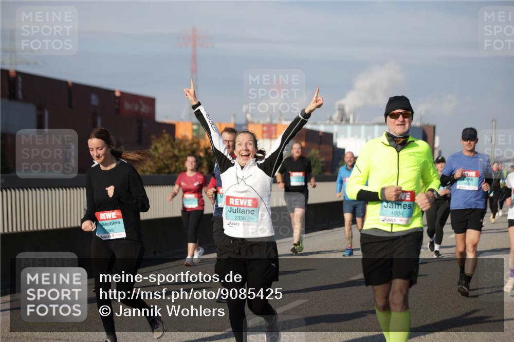 03.10.2025 - Köhlbrandbrückenlauf Jannik Wohlers http://msf.ph/oto/9085425 03.10.2025 10:07:26 Position 3 2289, 900, 2356, 1904 meine-sportfotos.de