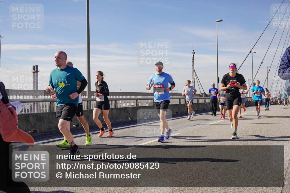 03.10.2025 - Köhlbrandbrückenlauf Michael Burmester http://msf.ph/oto/9085429 03.10.2025 12:43:04 Position 2 2025 meine-sportfotos.de