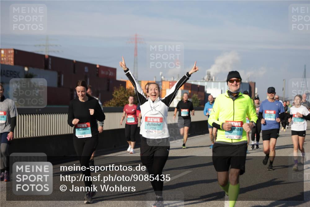 03.10.2025 - Köhlbrandbrückenlauf Jannik Wohlers http://msf.ph/oto/9085435 03.10.2025 10:07:27 Position 3 2289, 2356, 1904 meine-sportfotos.de