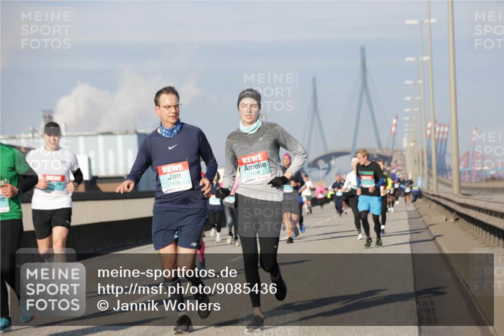 03.10.2025 - Köhlbrandbrückenlauf Jannik Wohlers http://msf.ph/oto/9085436 03.10.2025 09:56:52 Position 3 1439, 1438 meine-sportfotos.de