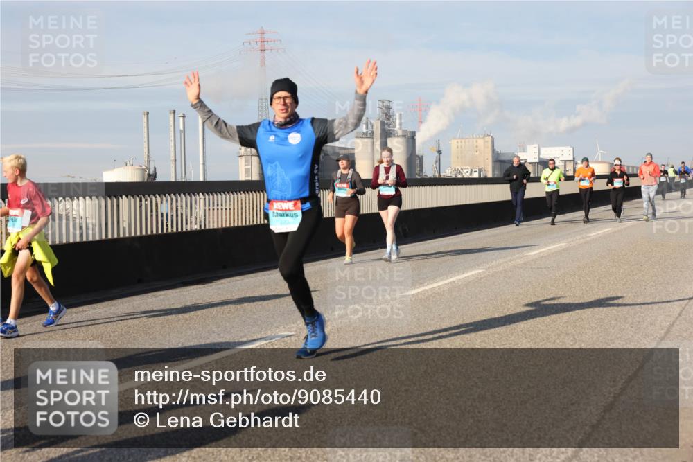 03.10.2025 - Köhlbrandbrückenlauf Lena Gebhardt http://msf.ph/oto/9085440 03.10.2025 10:05:29 Position 2  meine-sportfotos.de