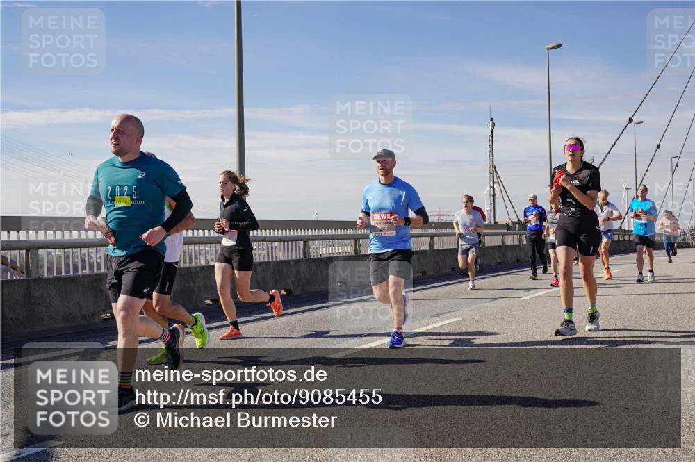 03.10.2025 - Köhlbrandbrückenlauf Michael Burmester http://msf.ph/oto/9085455 03.10.2025 12:43:05 Position 2 2025 meine-sportfotos.de