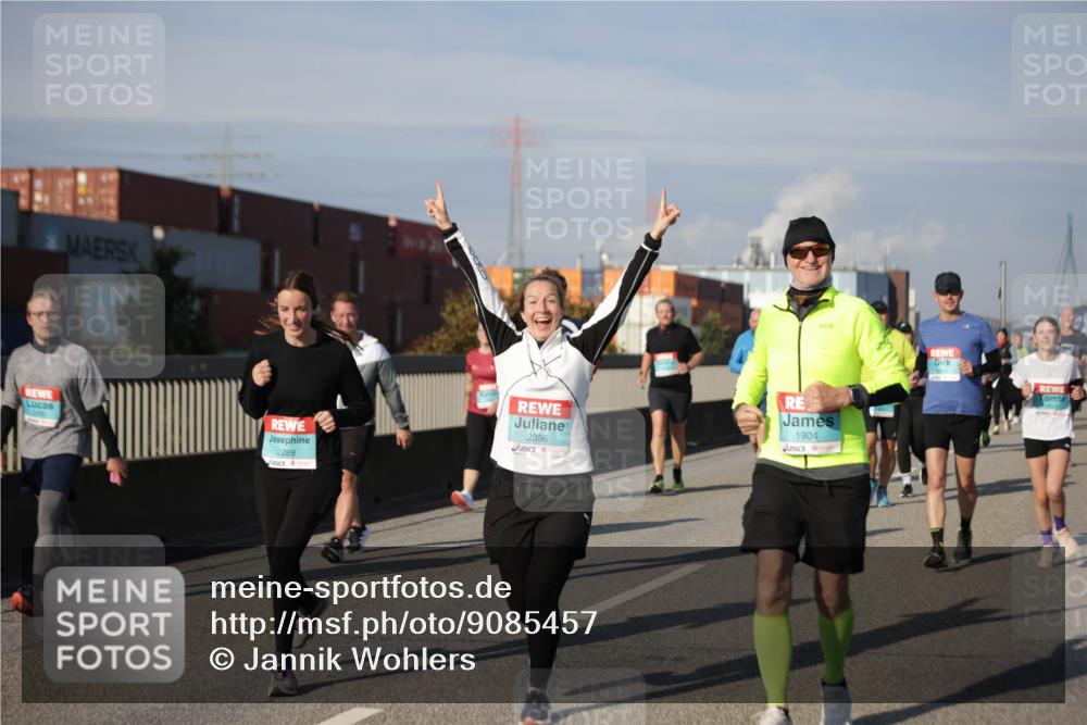 03.10.2025 - Köhlbrandbrückenlauf Jannik Wohlers http://msf.ph/oto/9085457 03.10.2025 10:07:27 Position 3 2289, 2356, 1904 meine-sportfotos.de