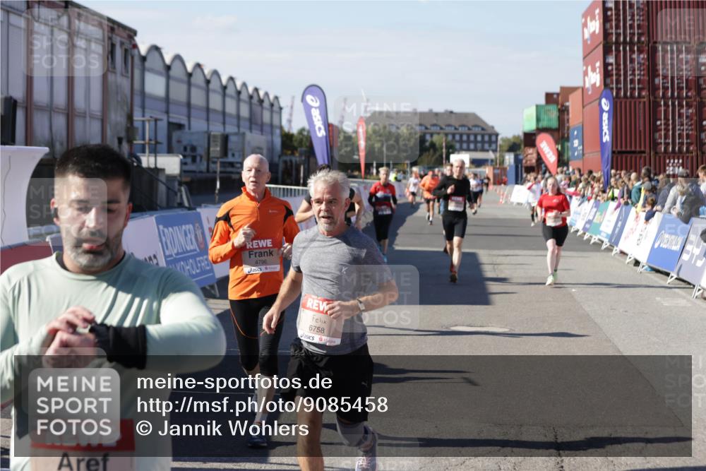 03.10.2025 - Köhlbrandbrückenlauf Jannik Wohlers http://msf.ph/oto/9085458 03.10.2025 13:18:37 Ziel 4154, 4280, 4606, 4796, 4812, 4819, 4826, 4882, 5115, 5178, 5192, 6084, 6429, 6500, 6596, 6700, 6758 meine-sportfotos.de