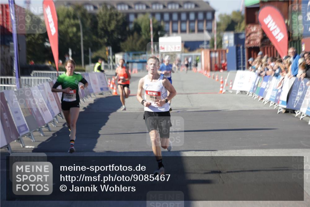03.10.2025 - Köhlbrandbrückenlauf Jannik Wohlers http://msf.ph/oto/9085467 03.10.2025 12:52:31 Ziel 6087, 6625 meine-sportfotos.de