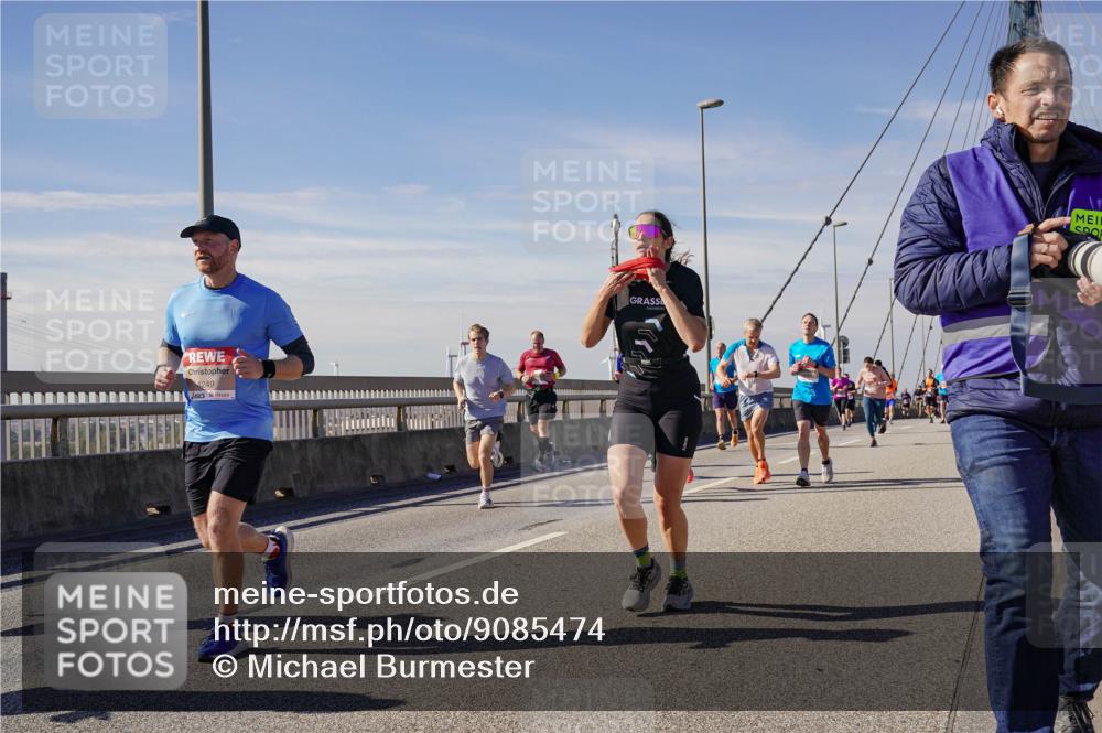 03.10.2025 - Köhlbrandbrückenlauf Michael Burmester http://msf.ph/oto/9085474 03.10.2025 12:43:05 Position 2 4249 meine-sportfotos.de