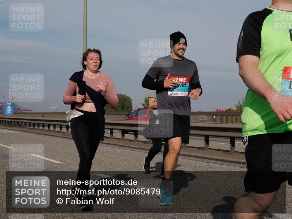 03.10.2025 - Köhlbrandbrückenlauf Fabian Wolf http://msf.ph/oto/9085479 03.10.2025 10:20:25 Position 3 3, 2277 meine-sportfotos.de
