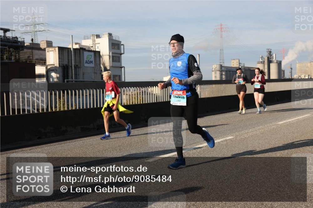 03.10.2025 - Köhlbrandbrückenlauf Lena Gebhardt http://msf.ph/oto/9085484 03.10.2025 10:05:30 Position 2 2952 meine-sportfotos.de