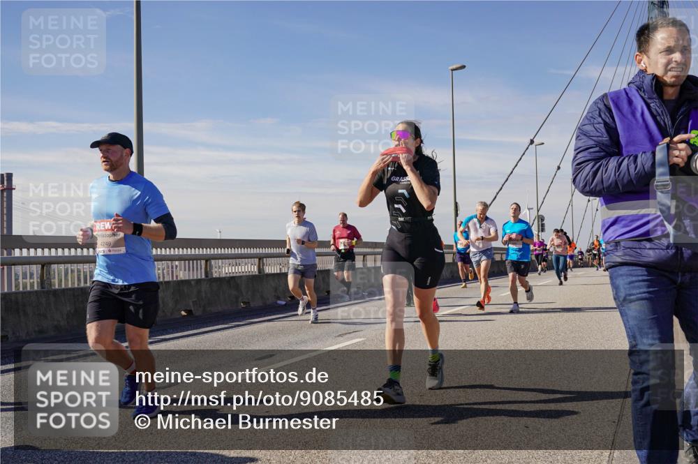 03.10.2025 - Köhlbrandbrückenlauf Michael Burmester http://msf.ph/oto/9085485 03.10.2025 12:43:05 Position 2 4249 meine-sportfotos.de