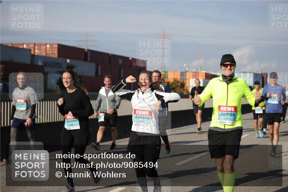 03.10.2025 - Köhlbrandbrückenlauf Jannik Wohlers http://msf.ph/oto/9085494 03.10.2025 10:07:27 Position 3 2289, 2356, 1904 meine-sportfotos.de