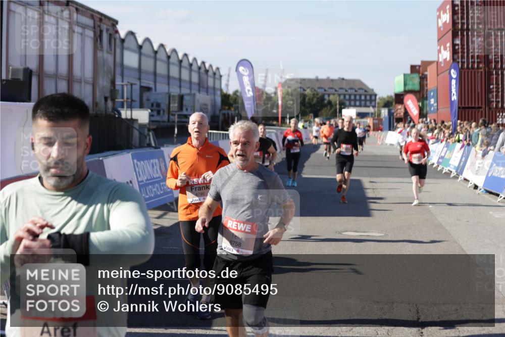 03.10.2025 - Köhlbrandbrückenlauf Jannik Wohlers http://msf.ph/oto/9085495 03.10.2025 13:18:37 Ziel 4154, 4280, 4606, 4796, 4812, 4819, 4826, 4882, 5115, 5178, 5192, 6084, 6429, 6500, 6596, 6700, 6758 meine-sportfotos.de