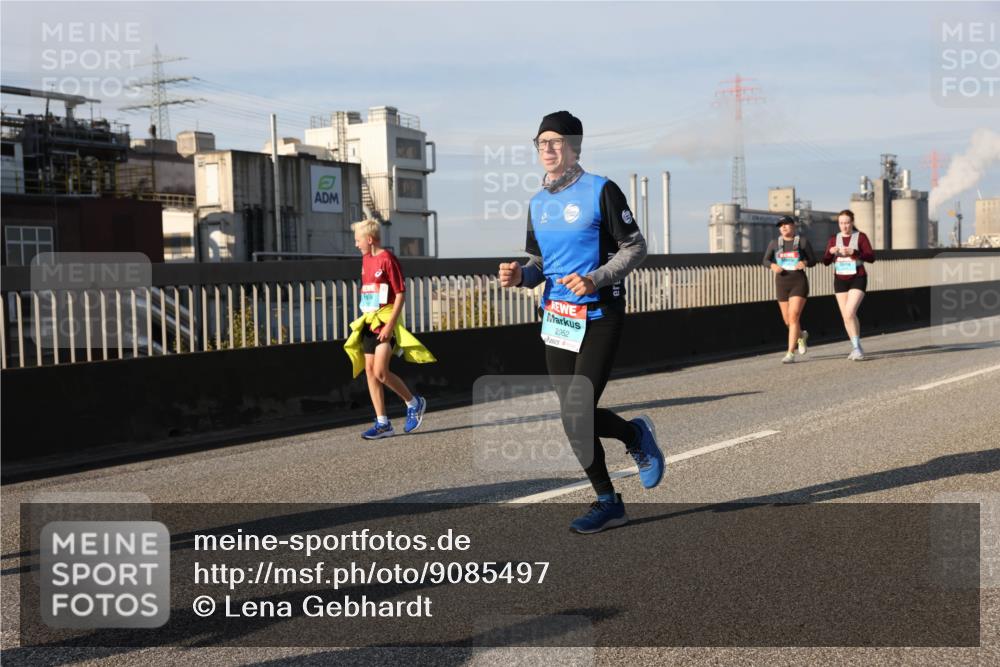 03.10.2025 - Köhlbrandbrückenlauf Lena Gebhardt http://msf.ph/oto/9085497 03.10.2025 10:05:30 Position 2 2952 meine-sportfotos.de