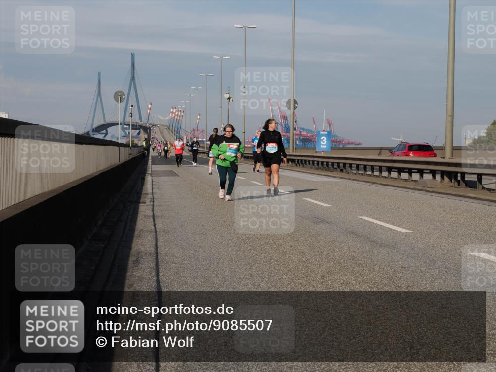 03.10.2025 - Köhlbrandbrückenlauf Fabian Wolf http://msf.ph/oto/9085507 03.10.2025 10:20:26 Position 3  meine-sportfotos.de