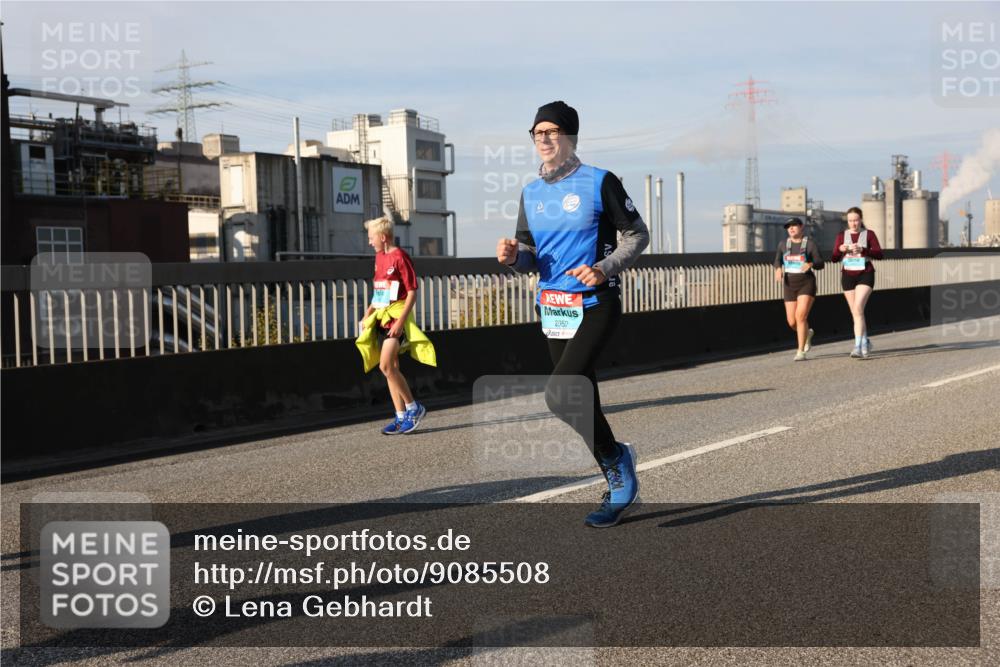 03.10.2025 - Köhlbrandbrückenlauf Lena Gebhardt http://msf.ph/oto/9085508 03.10.2025 10:05:30 Position 2 2952 meine-sportfotos.de
