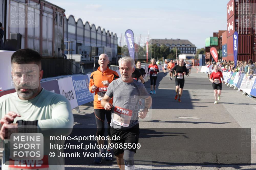 03.10.2025 - Köhlbrandbrückenlauf Jannik Wohlers http://msf.ph/oto/9085509 03.10.2025 13:18:37 Ziel 4154, 4280, 4606, 4796, 4812, 4819, 4826, 4882, 5115, 5178, 5192, 6084, 6429, 6500, 6596, 6700, 6758 meine-sportfotos.de