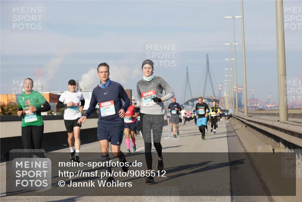 03.10.2025 - Köhlbrandbrückenlauf Jannik Wohlers http://msf.ph/oto/9085512 03.10.2025 09:56:52 Position 3 1745, 3186, 1439, 1438 meine-sportfotos.de