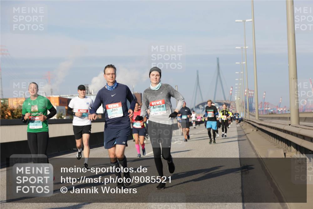 03.10.2025 - Köhlbrandbrückenlauf Jannik Wohlers http://msf.ph/oto/9085521 03.10.2025 09:56:52 Position 3 3186, 1439, 1438 meine-sportfotos.de