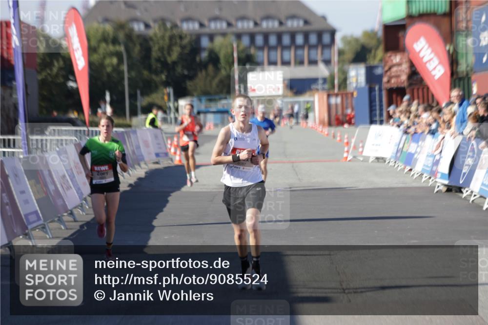 03.10.2025 - Köhlbrandbrückenlauf Jannik Wohlers http://msf.ph/oto/9085524 03.10.2025 12:52:32 Ziel 6087, 6625 meine-sportfotos.de