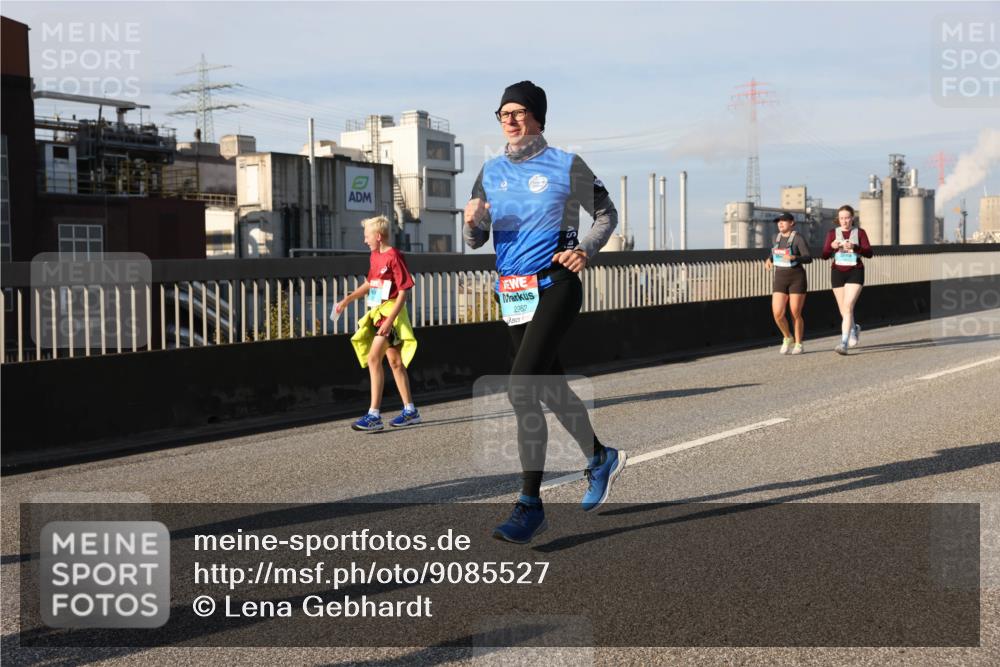 03.10.2025 - Köhlbrandbrückenlauf Lena Gebhardt http://msf.ph/oto/9085527 03.10.2025 10:05:30 Position 2 2952 meine-sportfotos.de
