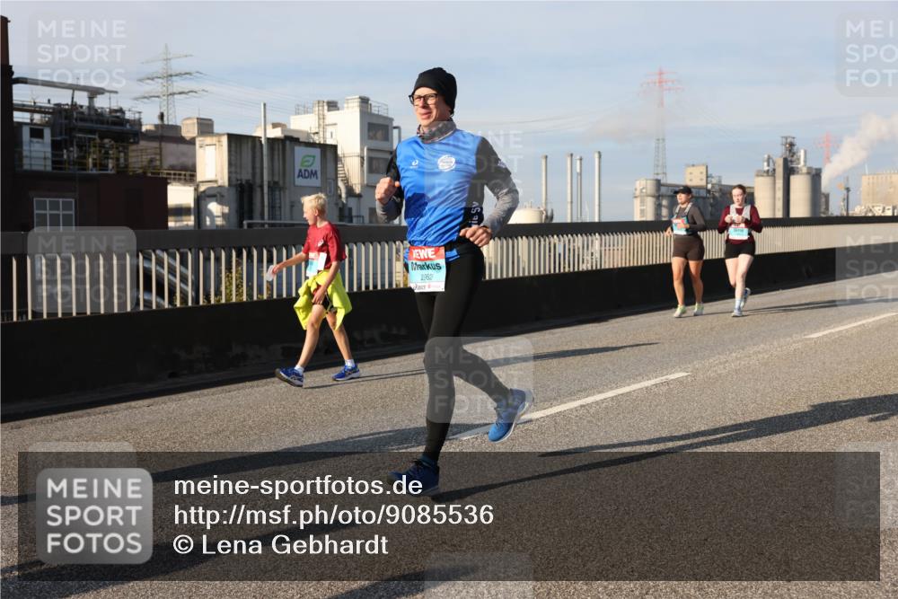 03.10.2025 - Köhlbrandbrückenlauf Lena Gebhardt http://msf.ph/oto/9085536 03.10.2025 10:05:30 Position 2 2952 meine-sportfotos.de