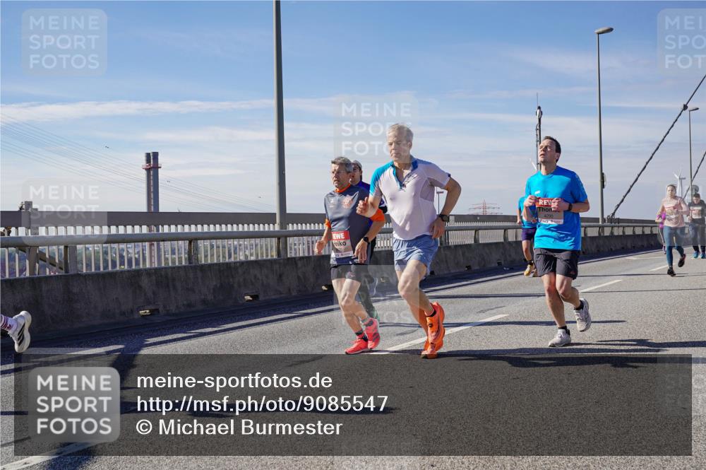 03.10.2025 - Köhlbrandbrückenlauf Michael Burmester http://msf.ph/oto/9085547 03.10.2025 12:43:07 Position 2  meine-sportfotos.de