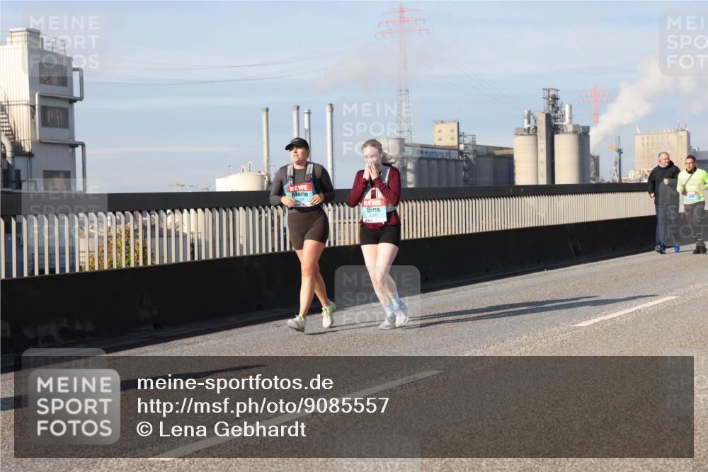 03.10.2025 - Köhlbrandbrückenlauf Lena Gebhardt http://msf.ph/oto/9085557 03.10.2025 10:05:31 Position 2  meine-sportfotos.de