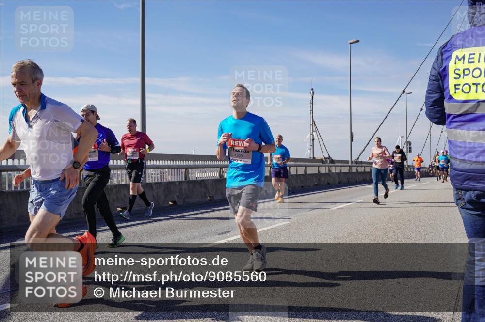 03.10.2025 - Köhlbrandbrückenlauf Michael Burmester http://msf.ph/oto/9085560 03.10.2025 12:43:08 Position 2 4290 meine-sportfotos.de
