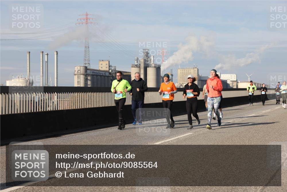 03.10.2025 - Köhlbrandbrückenlauf Lena Gebhardt http://msf.ph/oto/9085564 03.10.2025 10:05:34 Position 2  meine-sportfotos.de