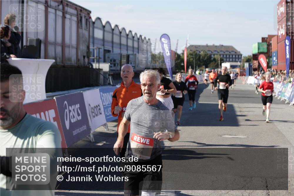 03.10.2025 - Köhlbrandbrückenlauf Jannik Wohlers http://msf.ph/oto/9085567 03.10.2025 13:18:37 Ziel 4154, 4280, 4606, 4796, 4812, 4819, 4826, 4882, 5115, 5178, 5192, 6084, 6429, 6500, 6596, 6700, 6758 meine-sportfotos.de