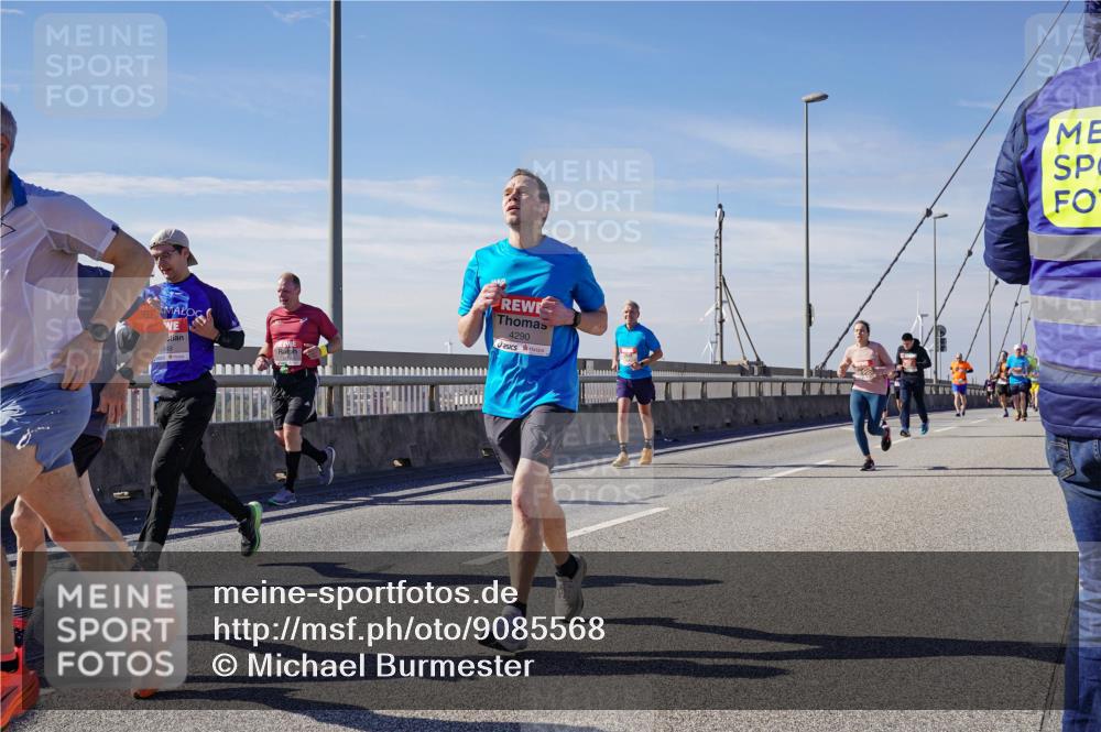 03.10.2025 - Köhlbrandbrückenlauf Michael Burmester http://msf.ph/oto/9085568 03.10.2025 12:43:08 Position 2 4290 meine-sportfotos.de