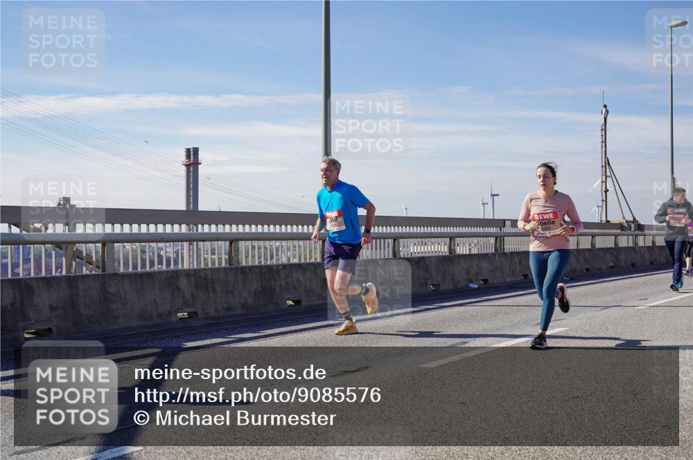 03.10.2025 - Köhlbrandbrückenlauf Michael Burmester http://msf.ph/oto/9085576 03.10.2025 12:43:10 Position 2  meine-sportfotos.de