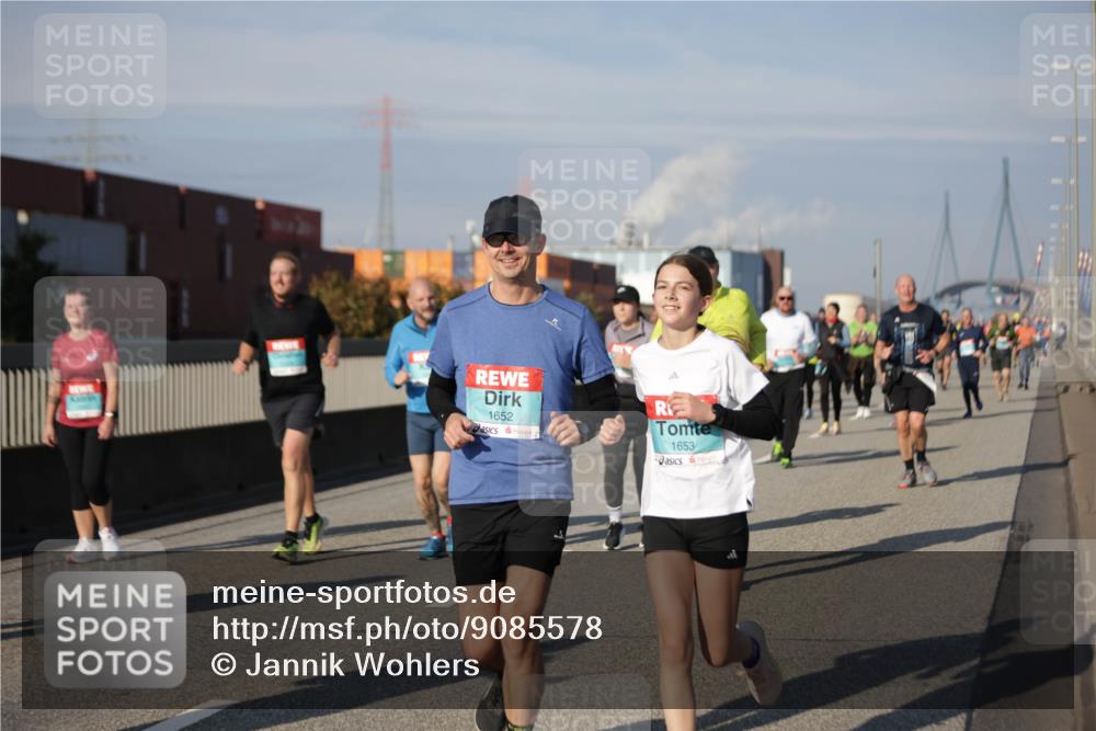 03.10.2025 - Köhlbrandbrückenlauf Jannik Wohlers http://msf.ph/oto/9085578 03.10.2025 10:07:30 Position 3 1652, 1653 meine-sportfotos.de