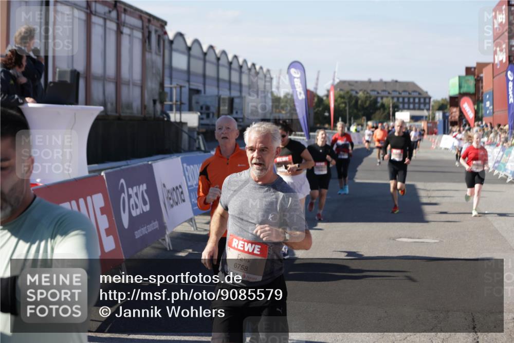 03.10.2025 - Köhlbrandbrückenlauf Jannik Wohlers http://msf.ph/oto/9085579 03.10.2025 13:18:37 Ziel 4154, 4280, 4606, 4796, 4812, 4819, 4826, 4882, 5115, 5178, 5192, 6084, 6429, 6500, 6596, 6700, 6758 meine-sportfotos.de