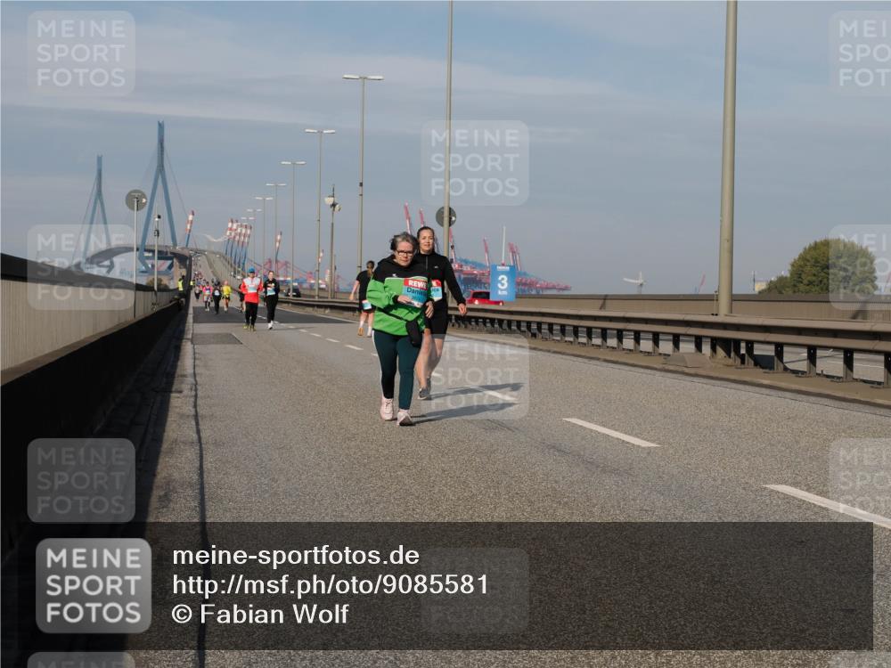 03.10.2025 - Köhlbrandbrückenlauf Fabian Wolf http://msf.ph/oto/9085581 03.10.2025 10:20:29 Position 3 3 meine-sportfotos.de