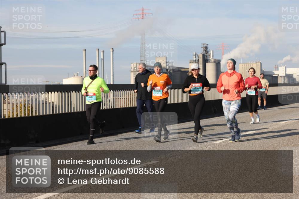 03.10.2025 - Köhlbrandbrückenlauf Lena Gebhardt http://msf.ph/oto/9085588 03.10.2025 10:05:36 Position 2 2618 meine-sportfotos.de