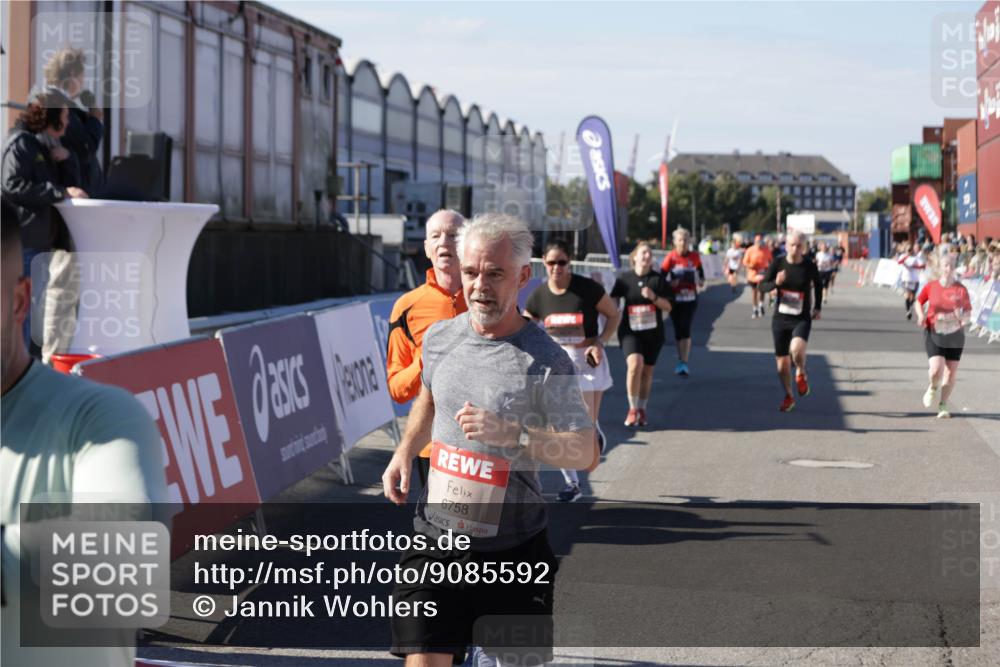 03.10.2025 - Köhlbrandbrückenlauf Jannik Wohlers http://msf.ph/oto/9085592 03.10.2025 13:18:37 Ziel 4154, 4280, 4606, 4796, 4812, 4819, 4826, 4882, 5115, 5178, 5192, 6084, 6429, 6500, 6596, 6700, 6758 meine-sportfotos.de