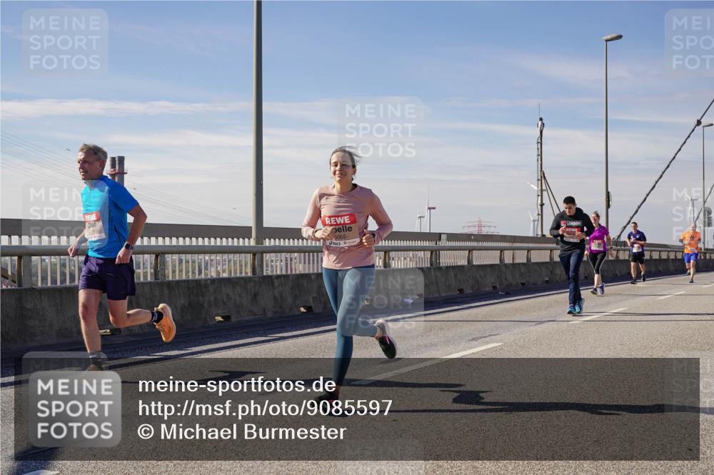 03.10.2025 - Köhlbrandbrückenlauf Michael Burmester http://msf.ph/oto/9085597 03.10.2025 12:43:11 Position 2 5055 meine-sportfotos.de