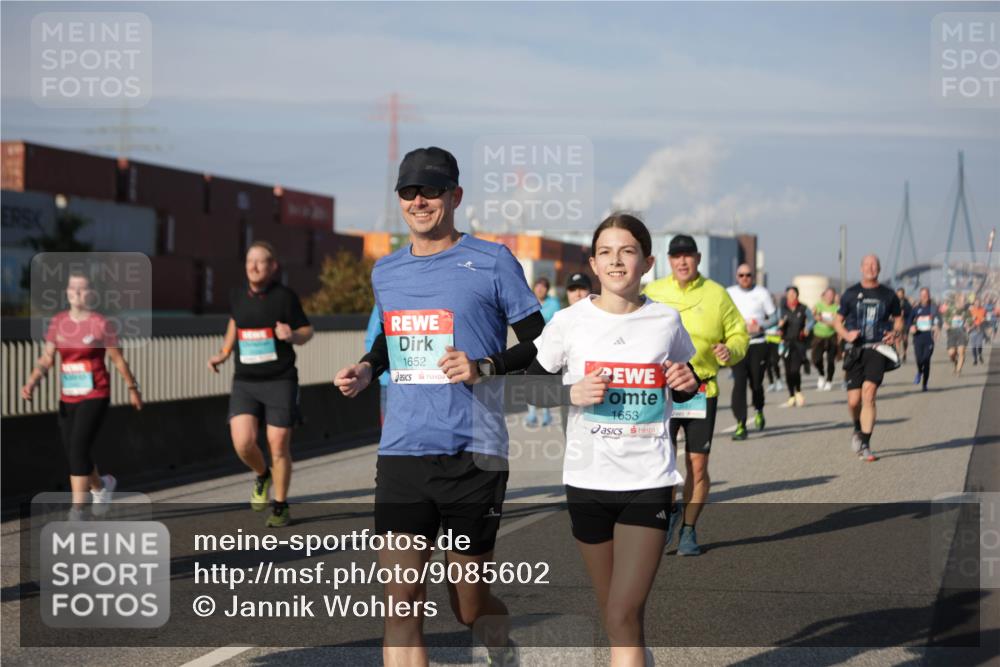 03.10.2025 - Köhlbrandbrückenlauf Jannik Wohlers http://msf.ph/oto/9085602 03.10.2025 10:07:30 Position 3 1652, 1653 meine-sportfotos.de