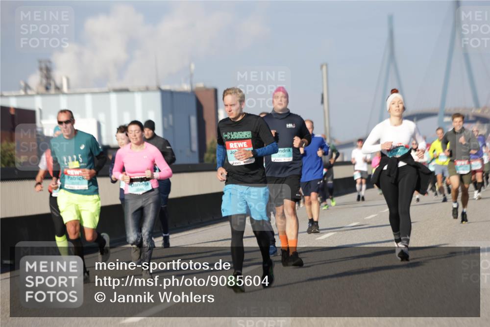 03.10.2025 - Köhlbrandbrückenlauf Jannik Wohlers http://msf.ph/oto/9085604 03.10.2025 09:56:56 Position 3 21, 25, 3146 meine-sportfotos.de
